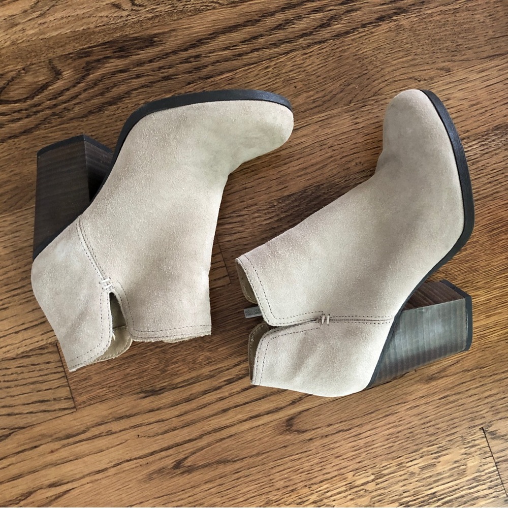 Kenneth Cole Reaction Booties Size 6.5